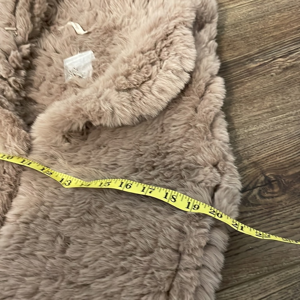 Faux fur Taupe Vest by Soft Surroundings Small - Picture 9 of 10